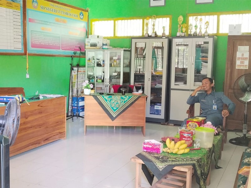 Ruang Kepsek / Guru